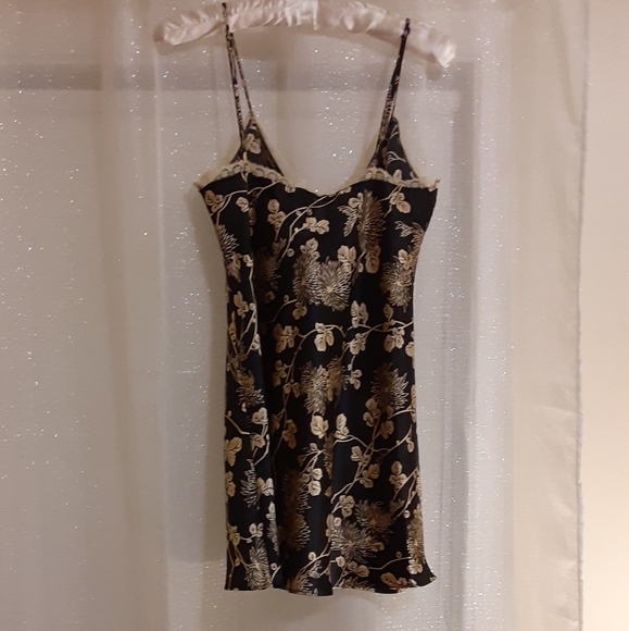 VS tie front nightie - Picture 7 of 11